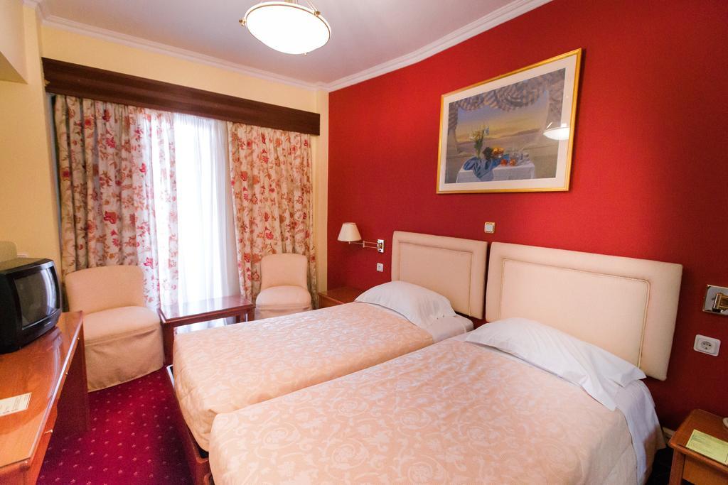 Grand Hotel Larissa Bagian luar foto