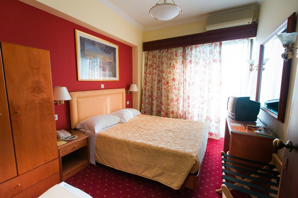 Grand Hotel Larissa Bagian luar foto