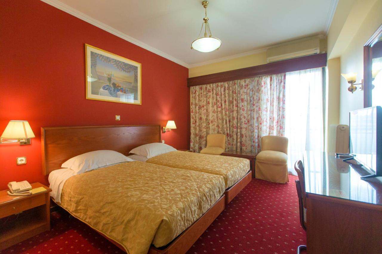 Grand Hotel Larissa Bagian luar foto