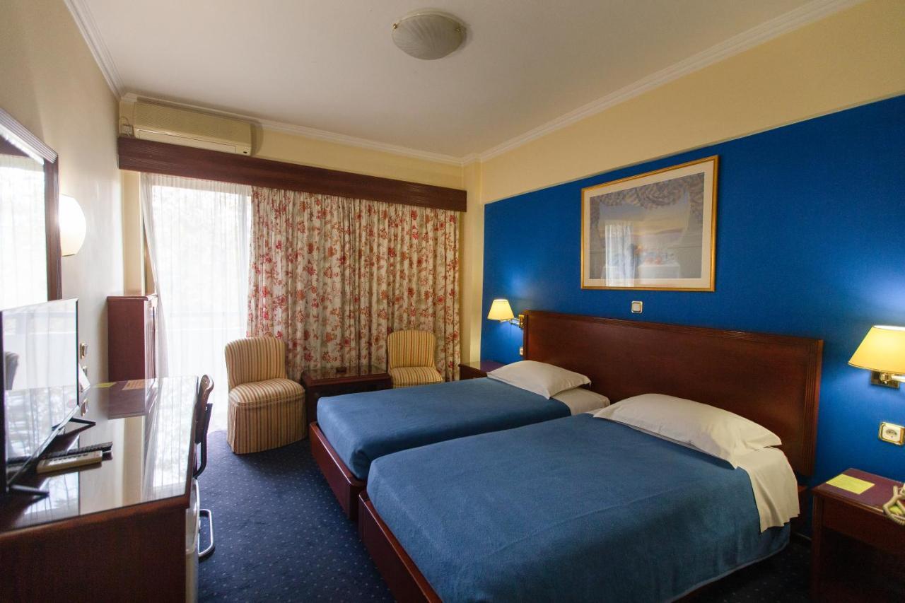 Grand Hotel Larissa Bagian luar foto